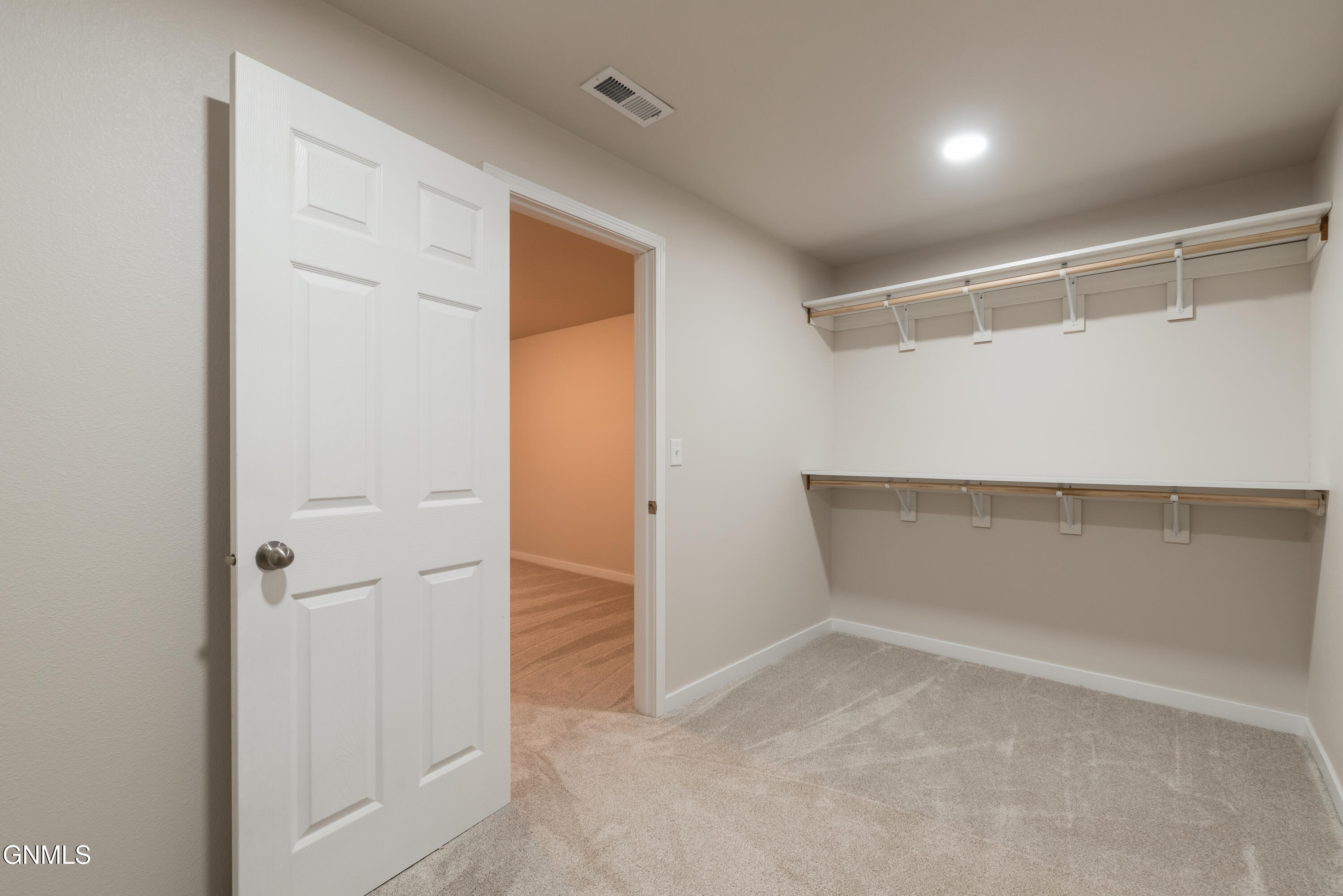 436 E Calgary Avenue