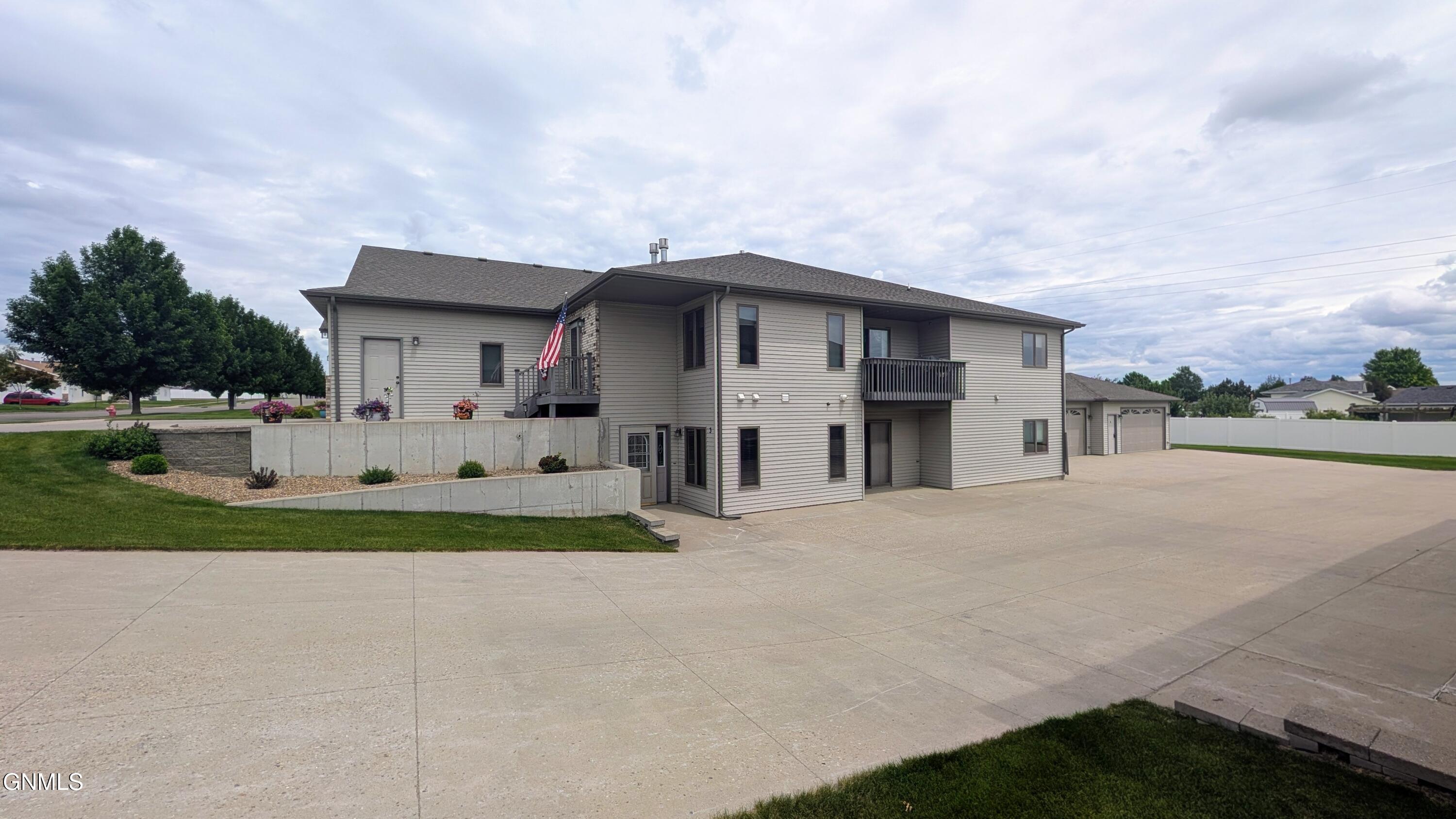 1301 33rd Street N, 3