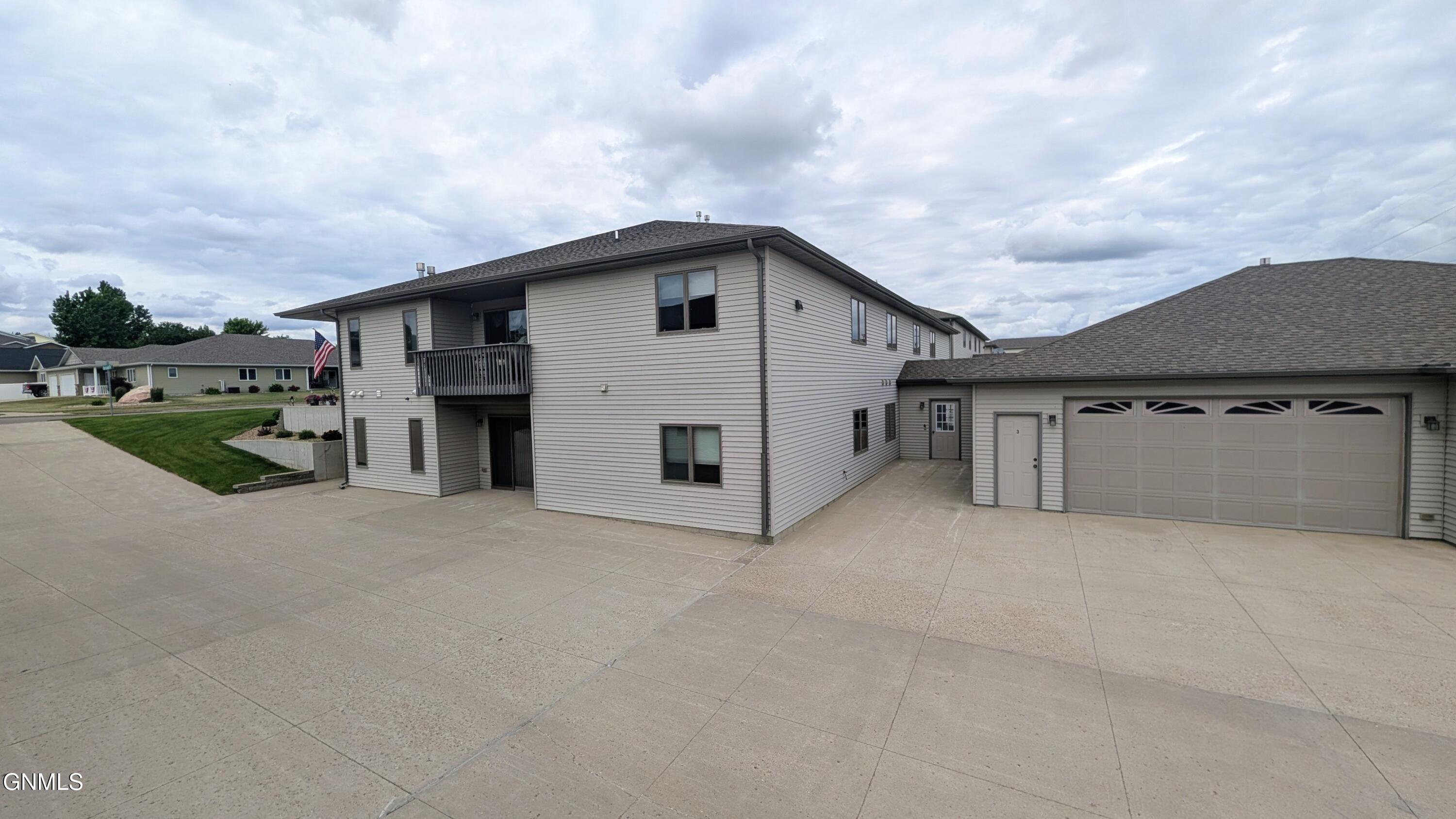 1301 33rd Street N, 3
