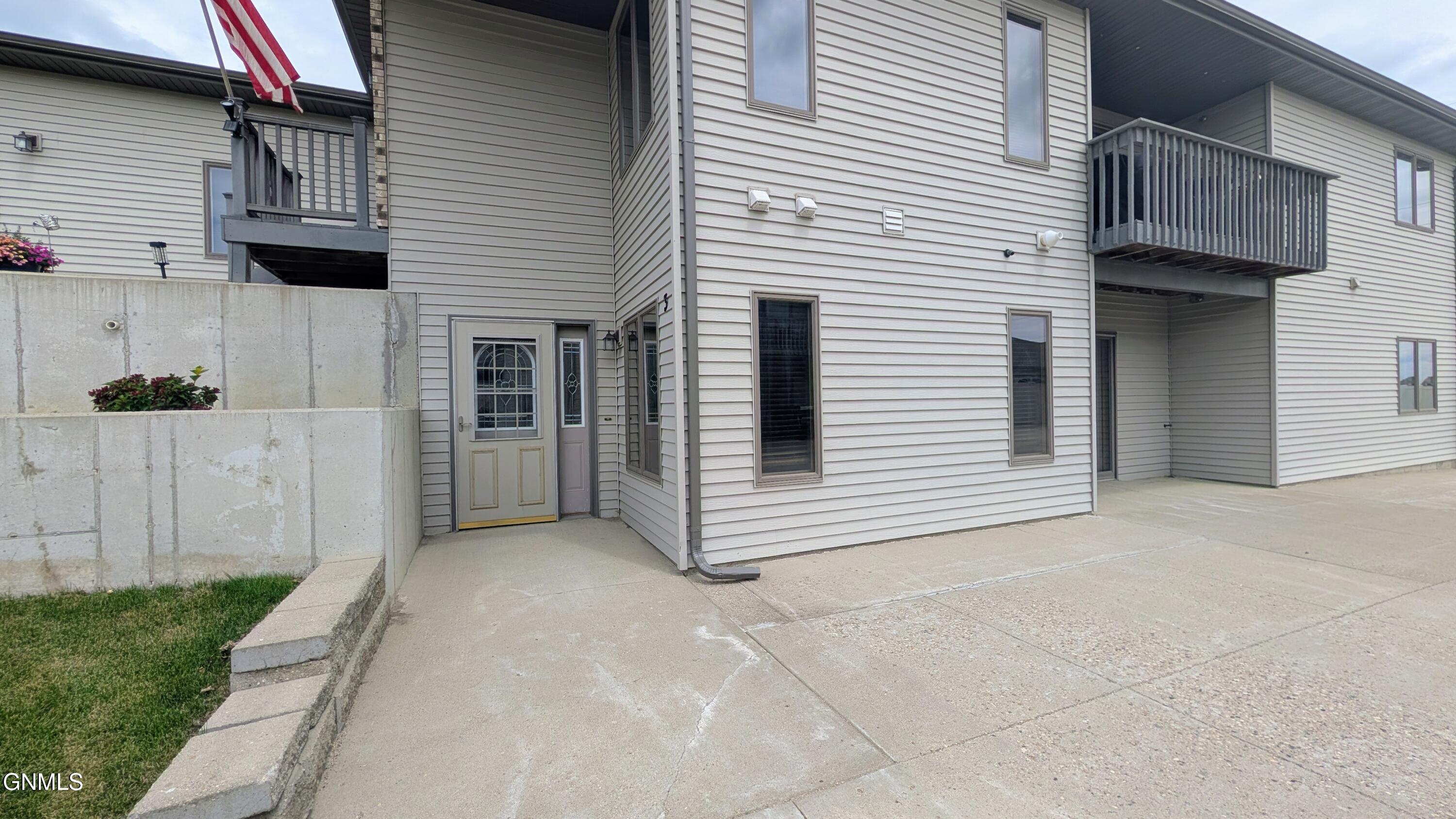 1301 33rd Street N, 3