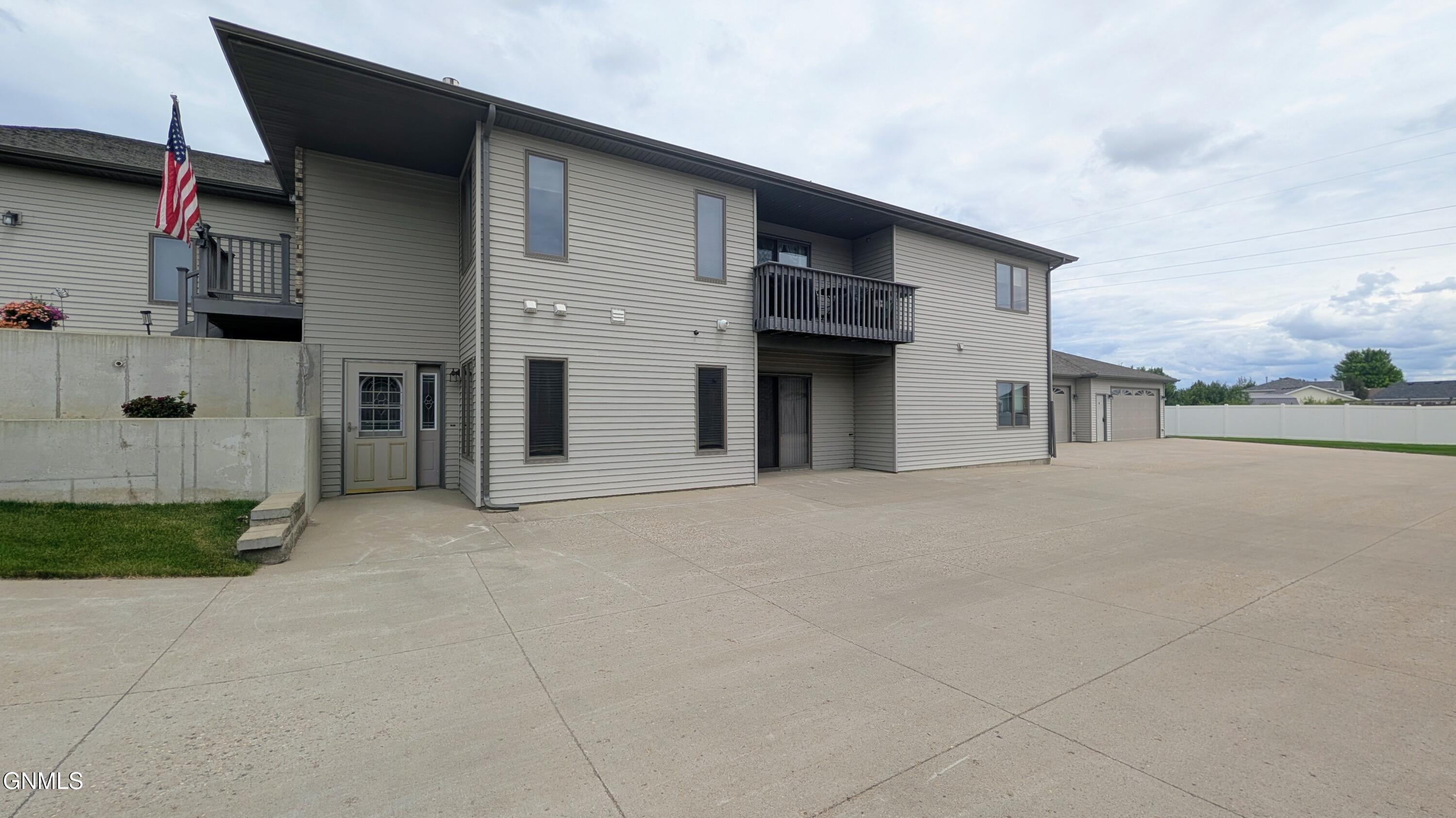 1301 33rd Street N, 3