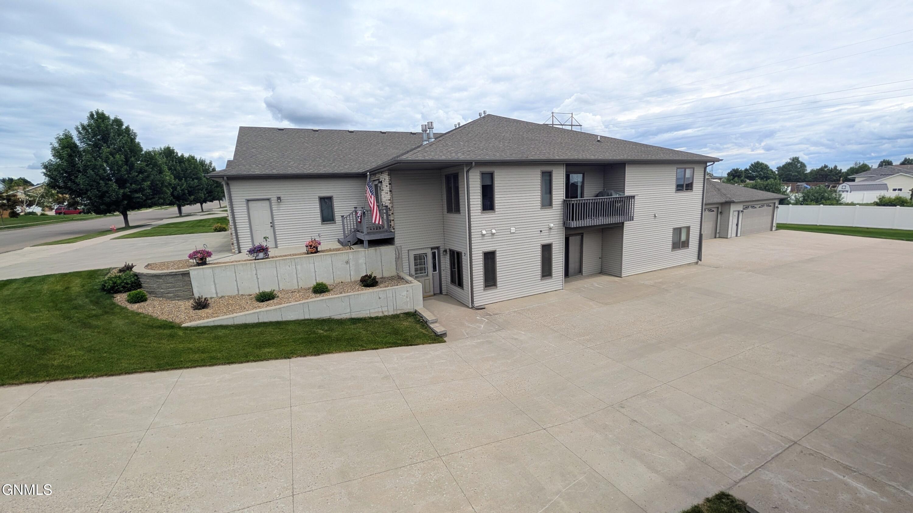 1301 33rd Street N, 3