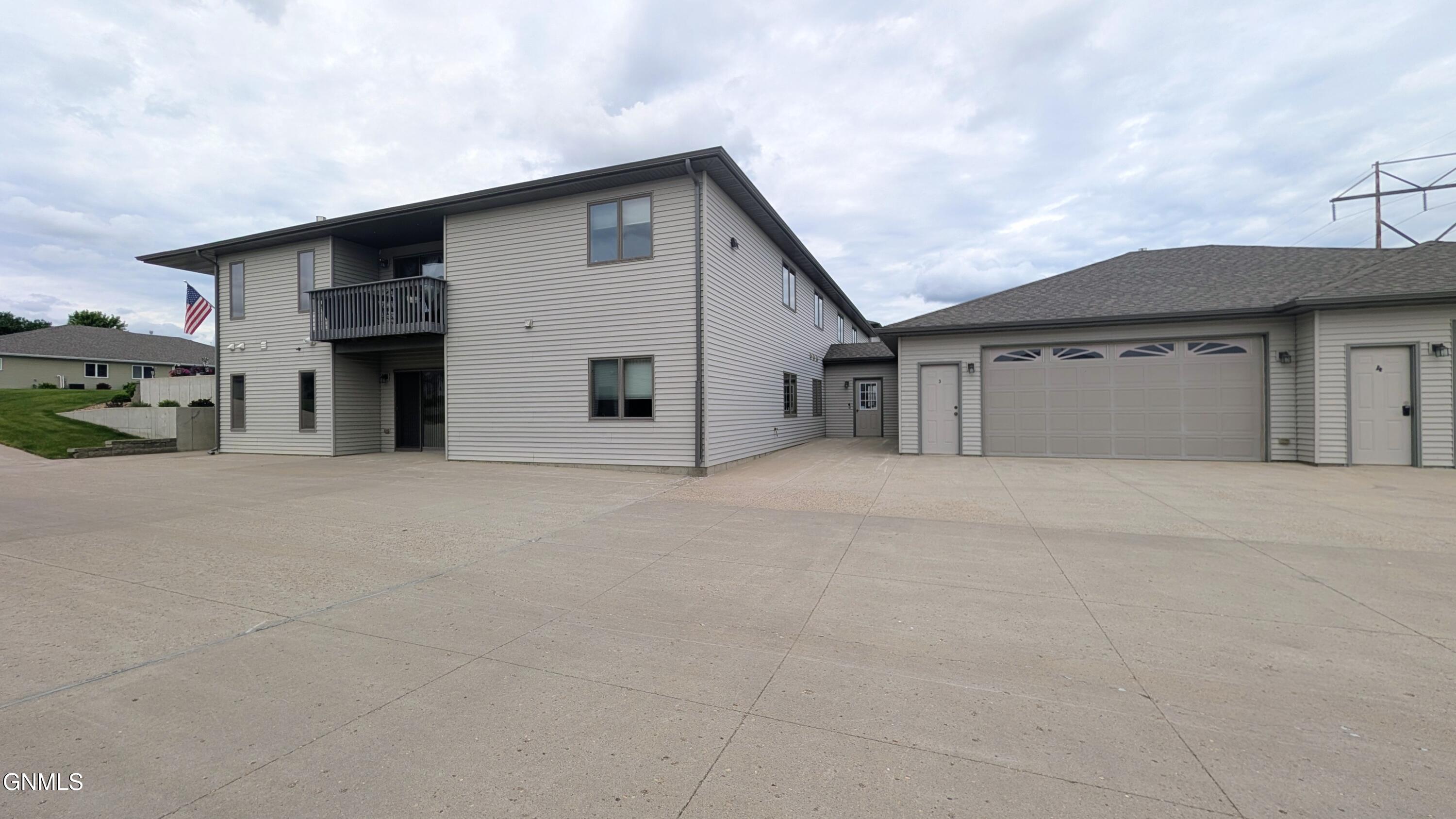 1301 33rd Street N, 3