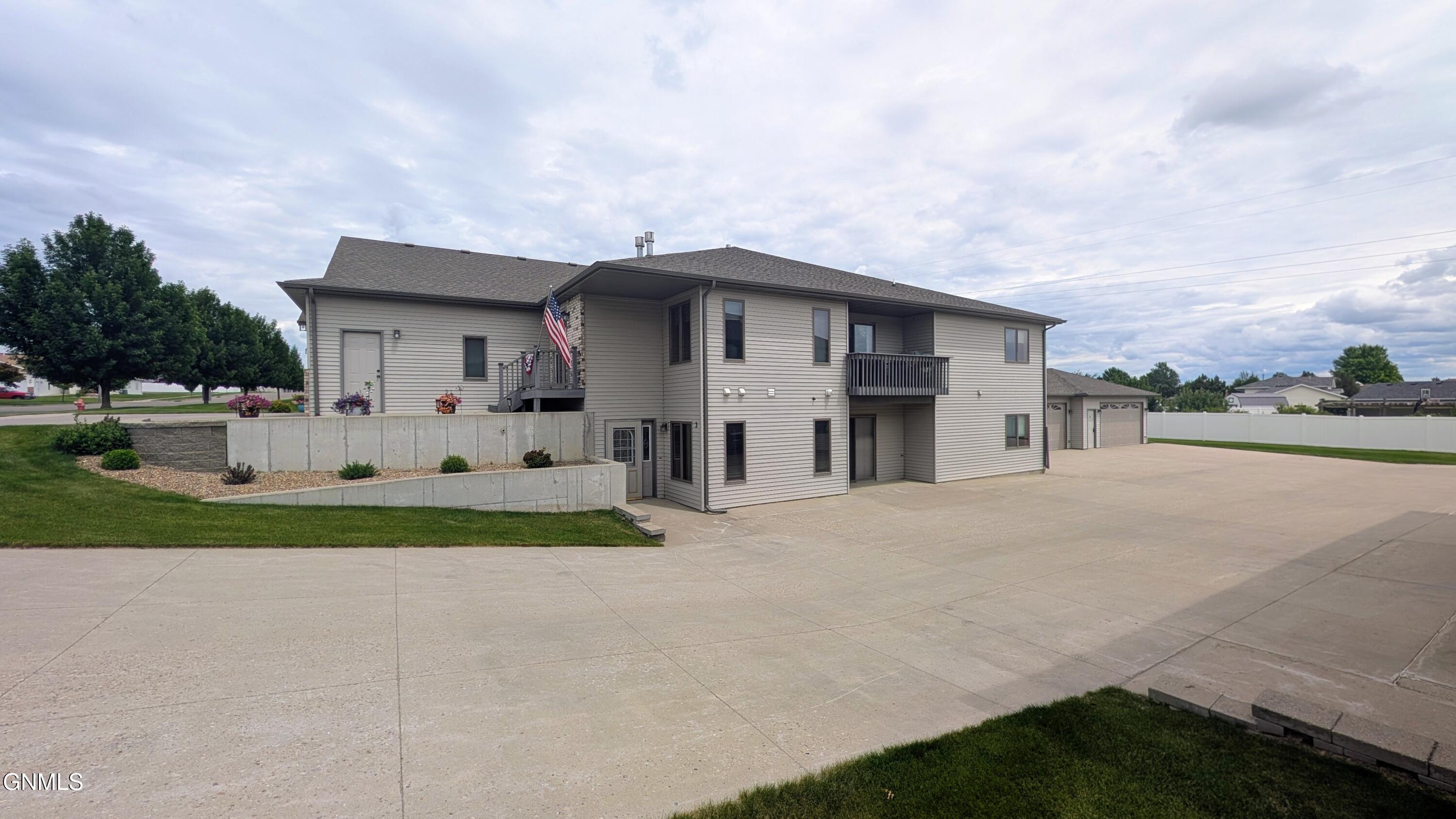 1301 33rd Street N, 3