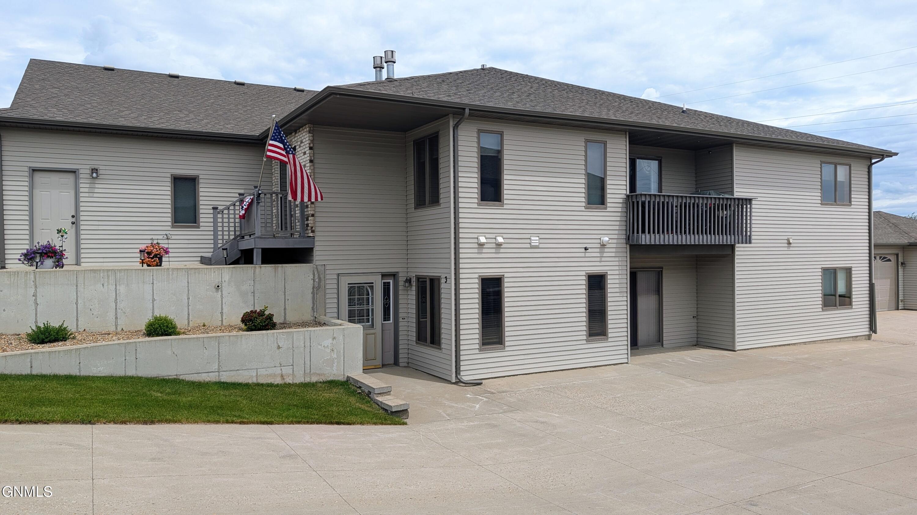 1301 33rd Street N, 3