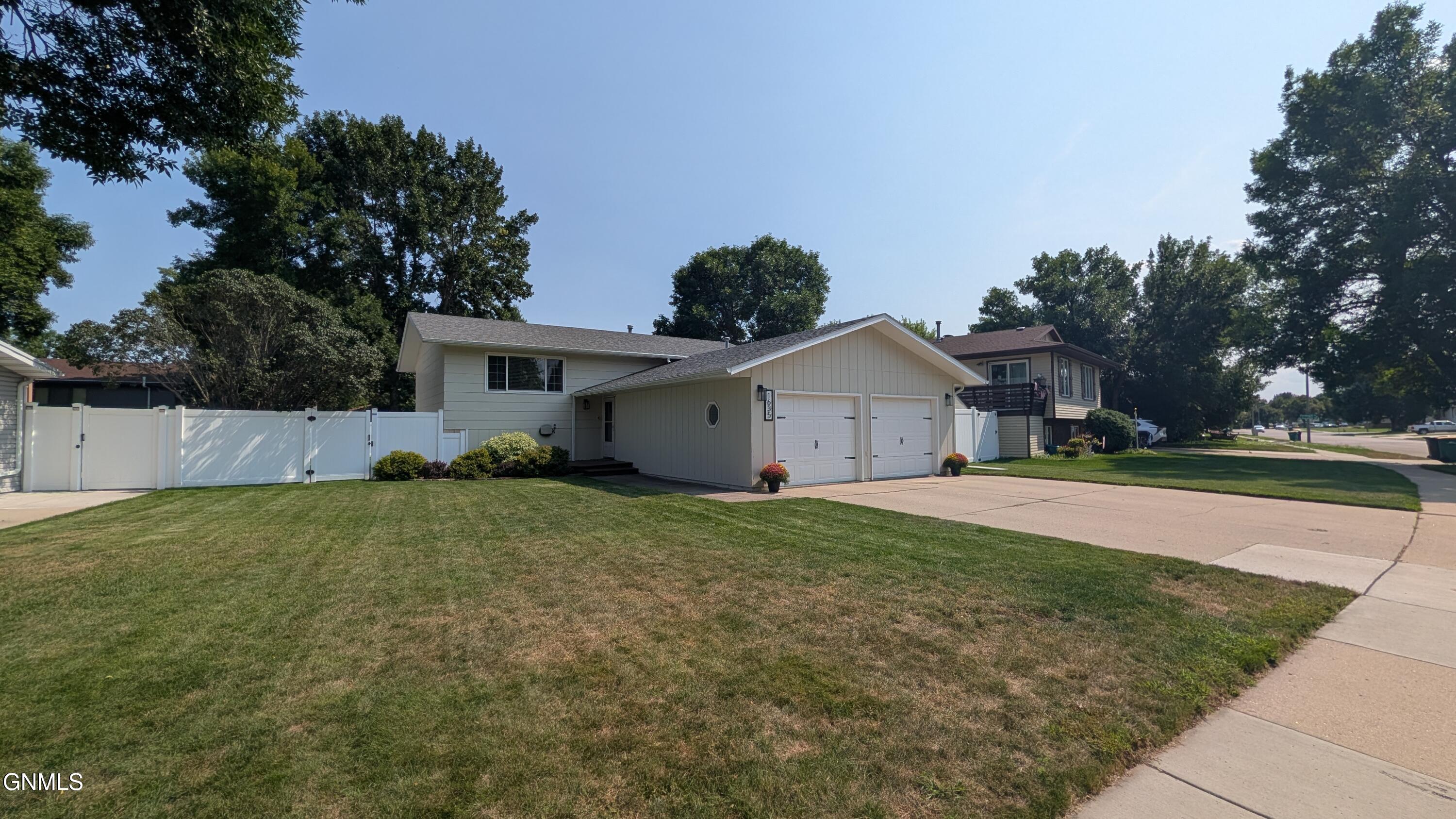 1635 Oakland Drive