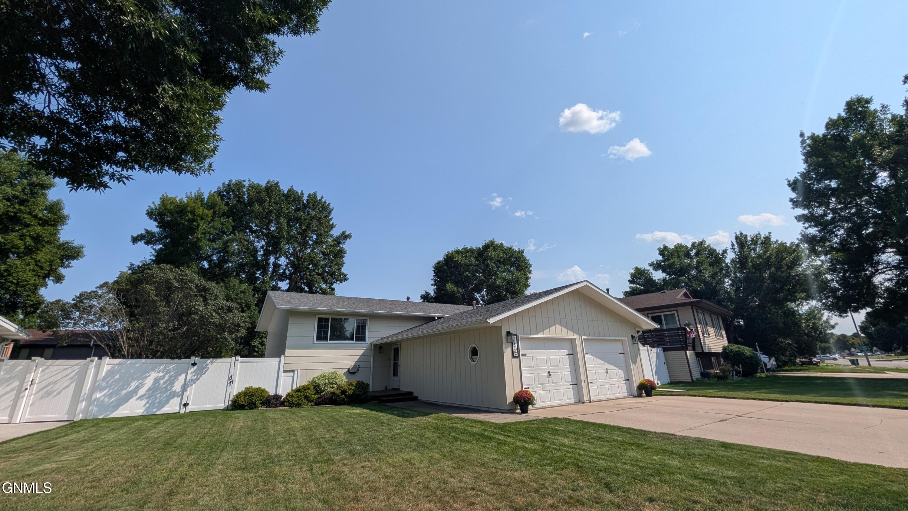 1635 Oakland Drive