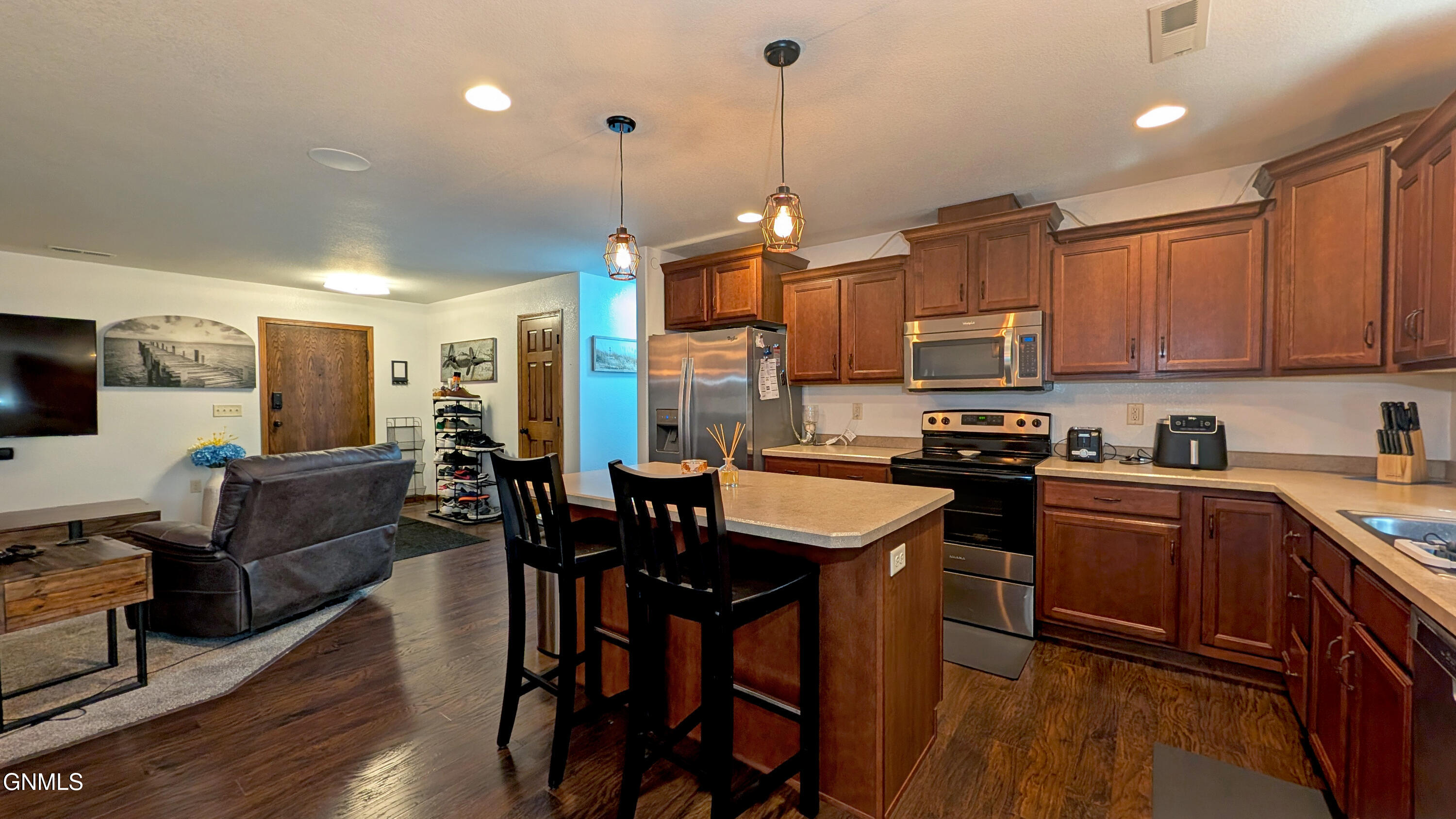 1401 Sharloh Loop, 12