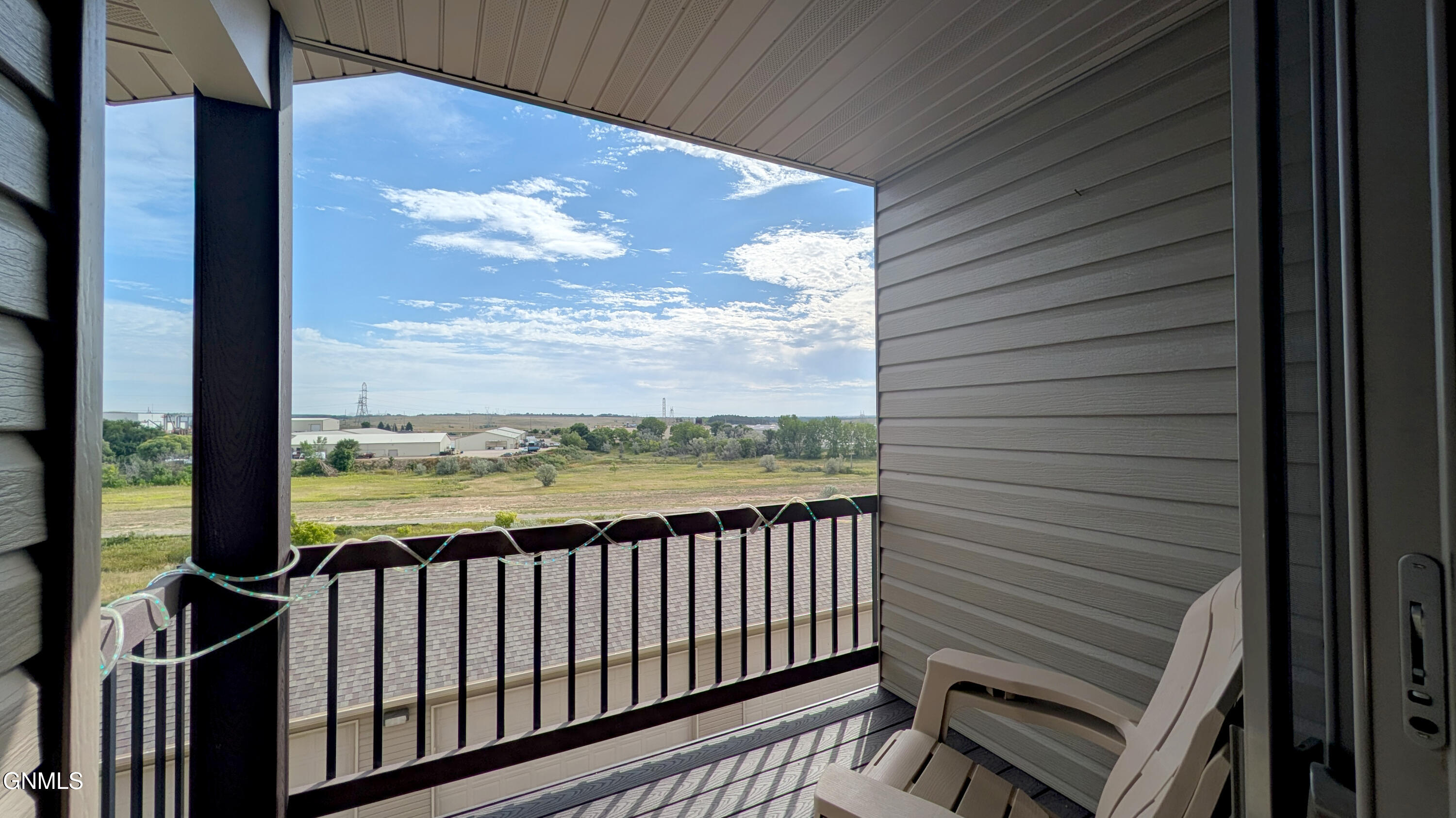 1401 Sharloh Loop, 12