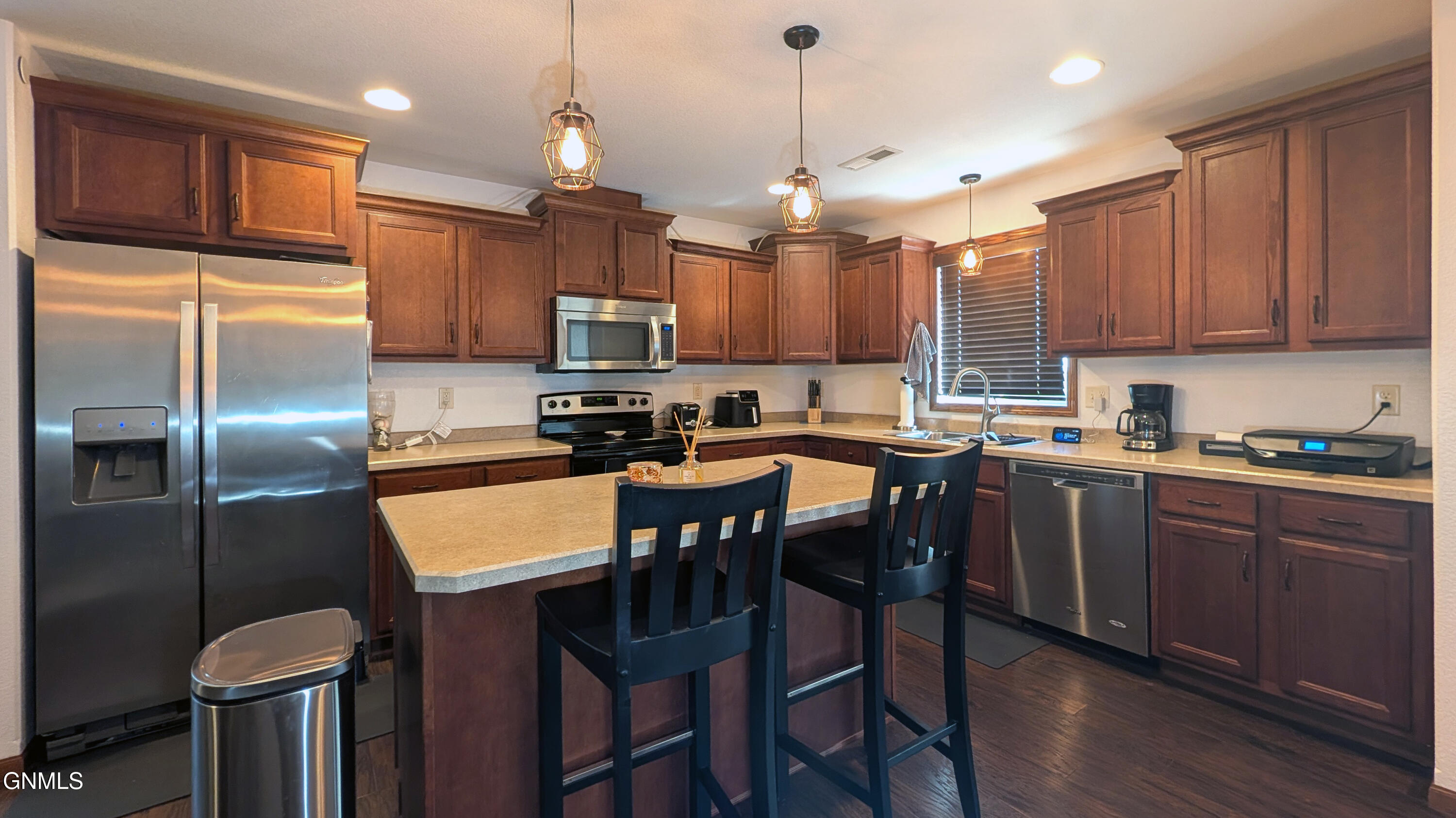 1401 Sharloh Loop, 12
