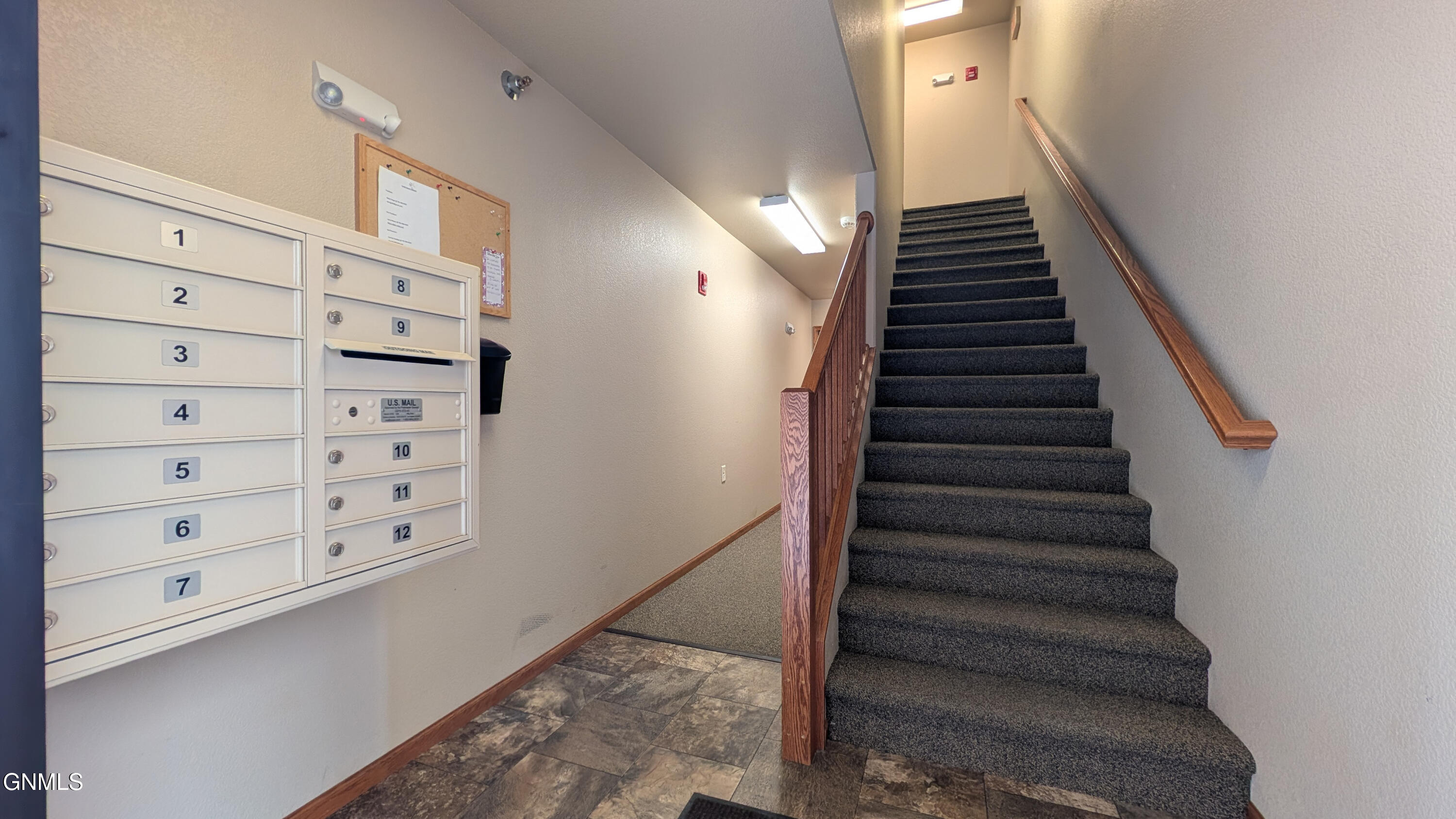 1401 Sharloh Loop, 12