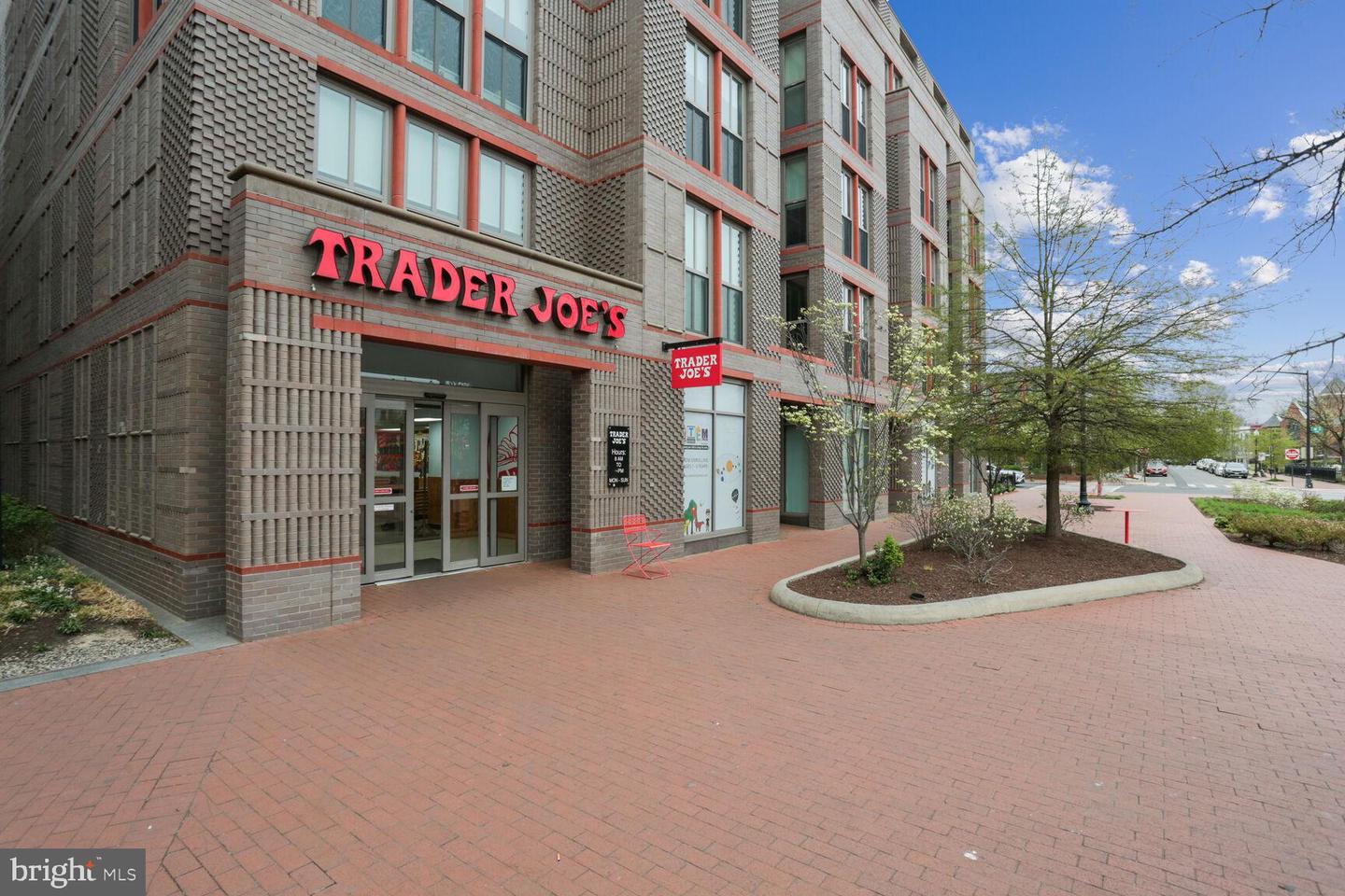 440 12TH STREET NE Unit: 203