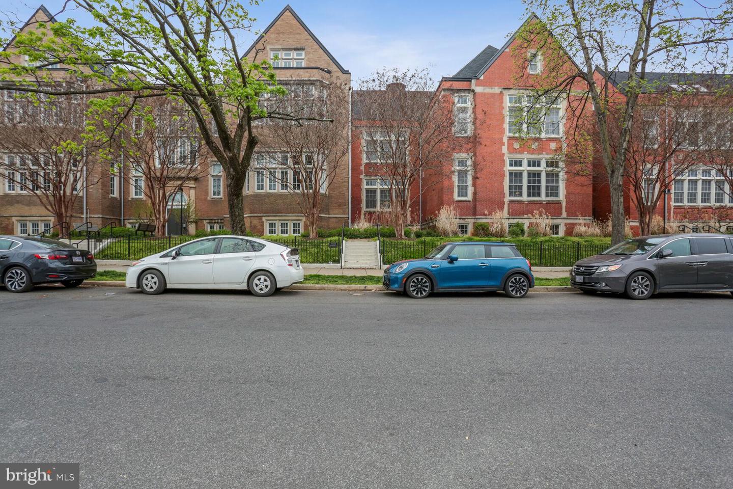 440 12TH STREET NE Unit: 203