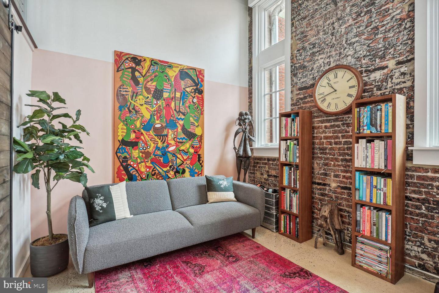 440 12TH STREET NE Unit: 203