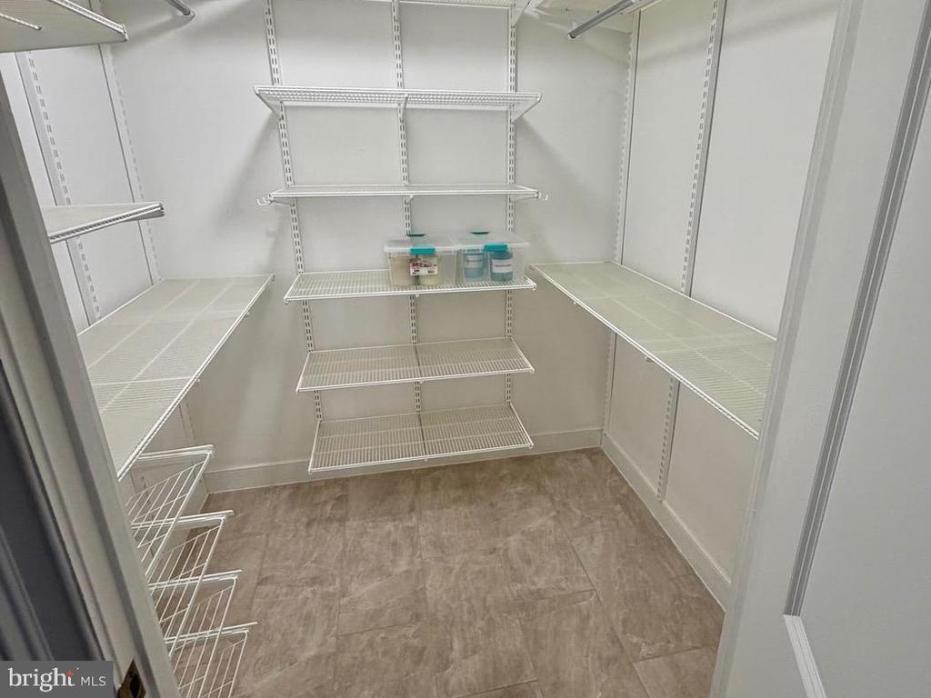 555 MASSACHUSETTS AVENUE NW Unit: 815