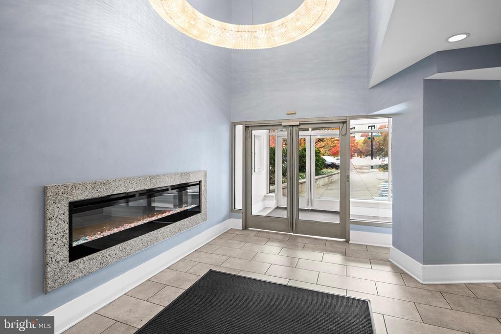 555 MASSACHUSETTS AVENUE NW Unit: 815