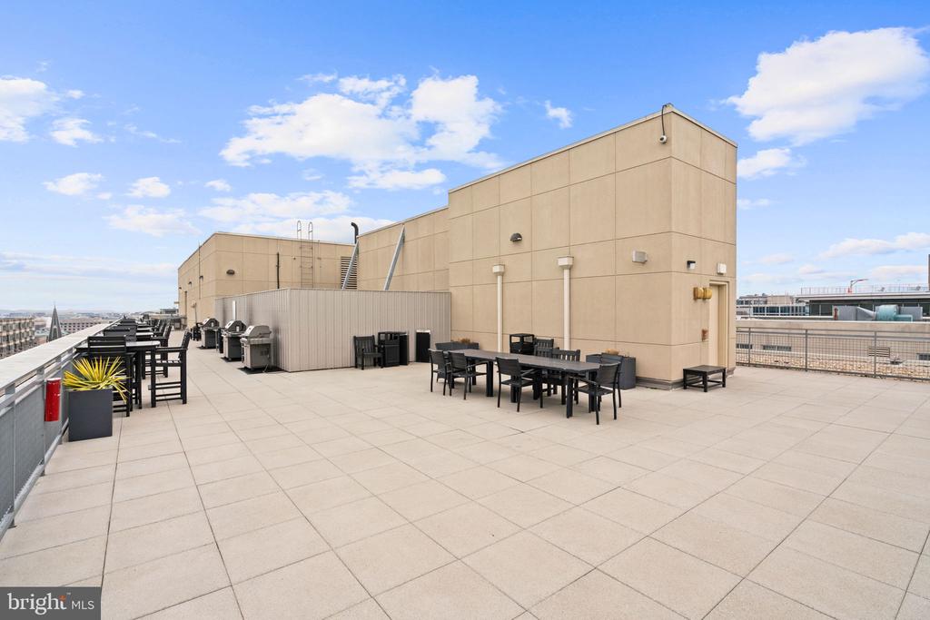555 MASSACHUSETTS AVENUE NW Unit: 815