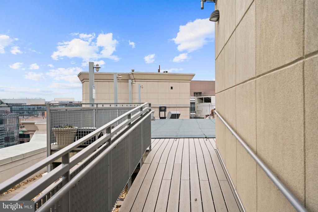 555 MASSACHUSETTS AVENUE NW Unit: 815