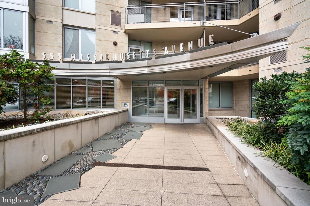 555 MASSACHUSETTS AVENUE NW Unit: 815