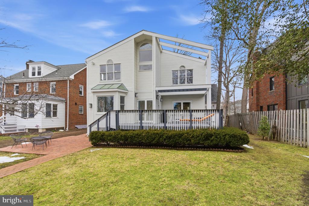 416 WHITTIER STREET NW