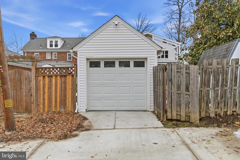 416 WHITTIER STREET NW