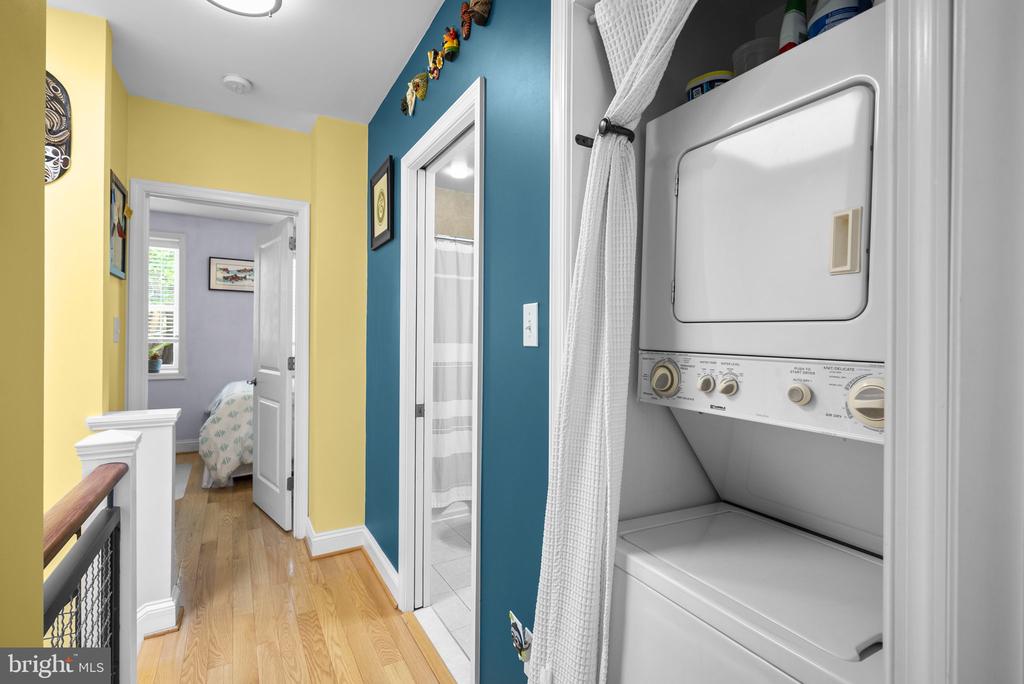 11 16TH STREET NE