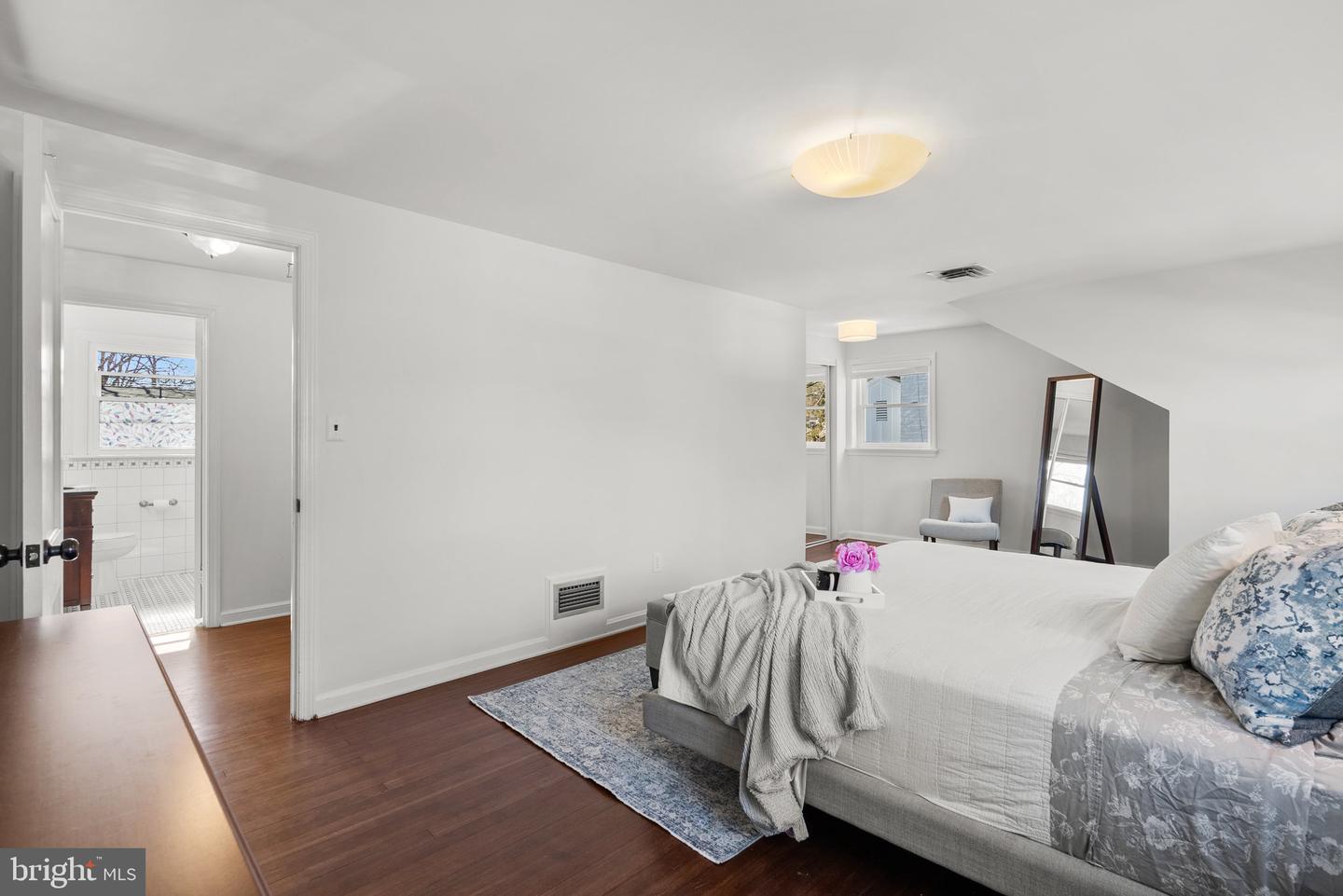 813 HAYWARD AVENUE