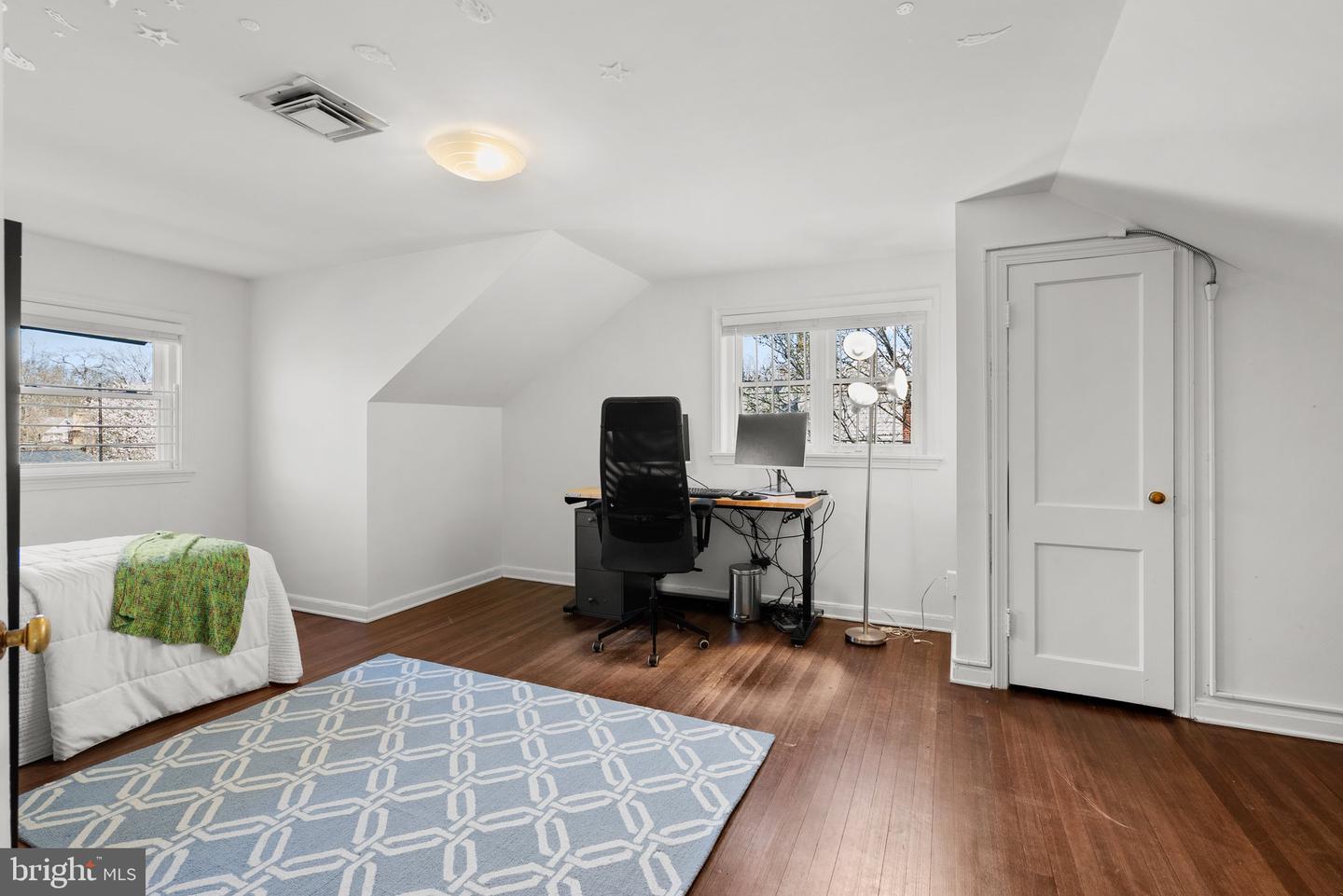 813 HAYWARD AVENUE