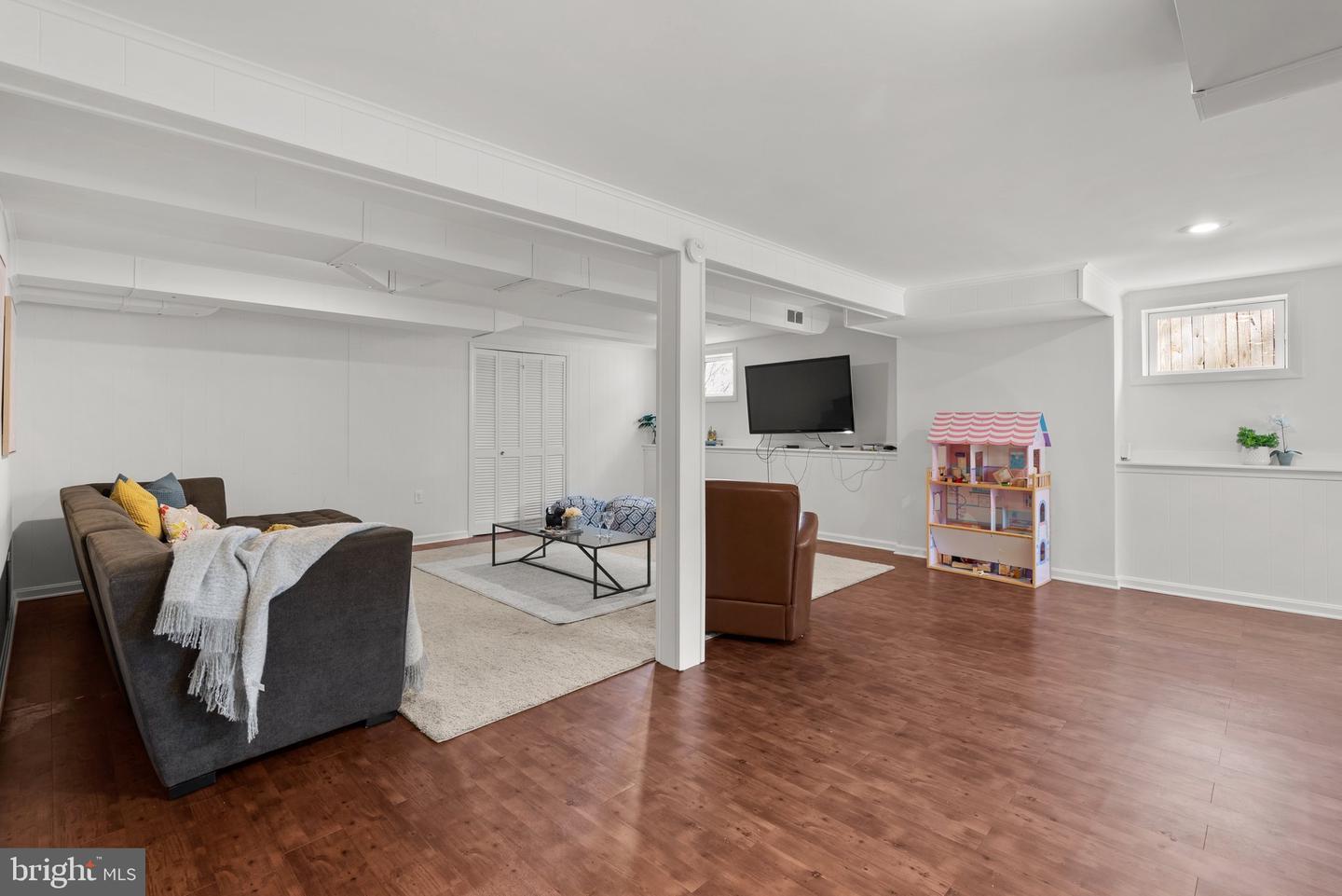 813 HAYWARD AVENUE