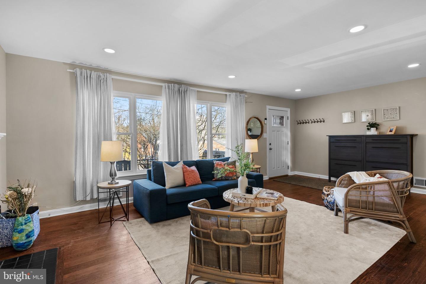 813 HAYWARD AVENUE