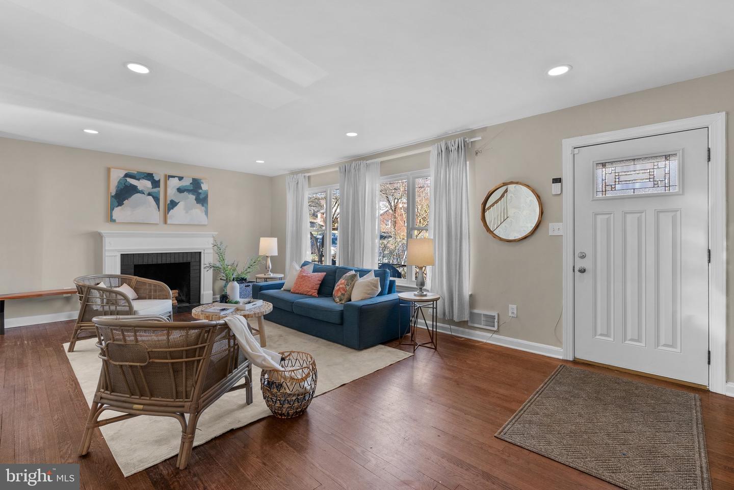 813 HAYWARD AVENUE