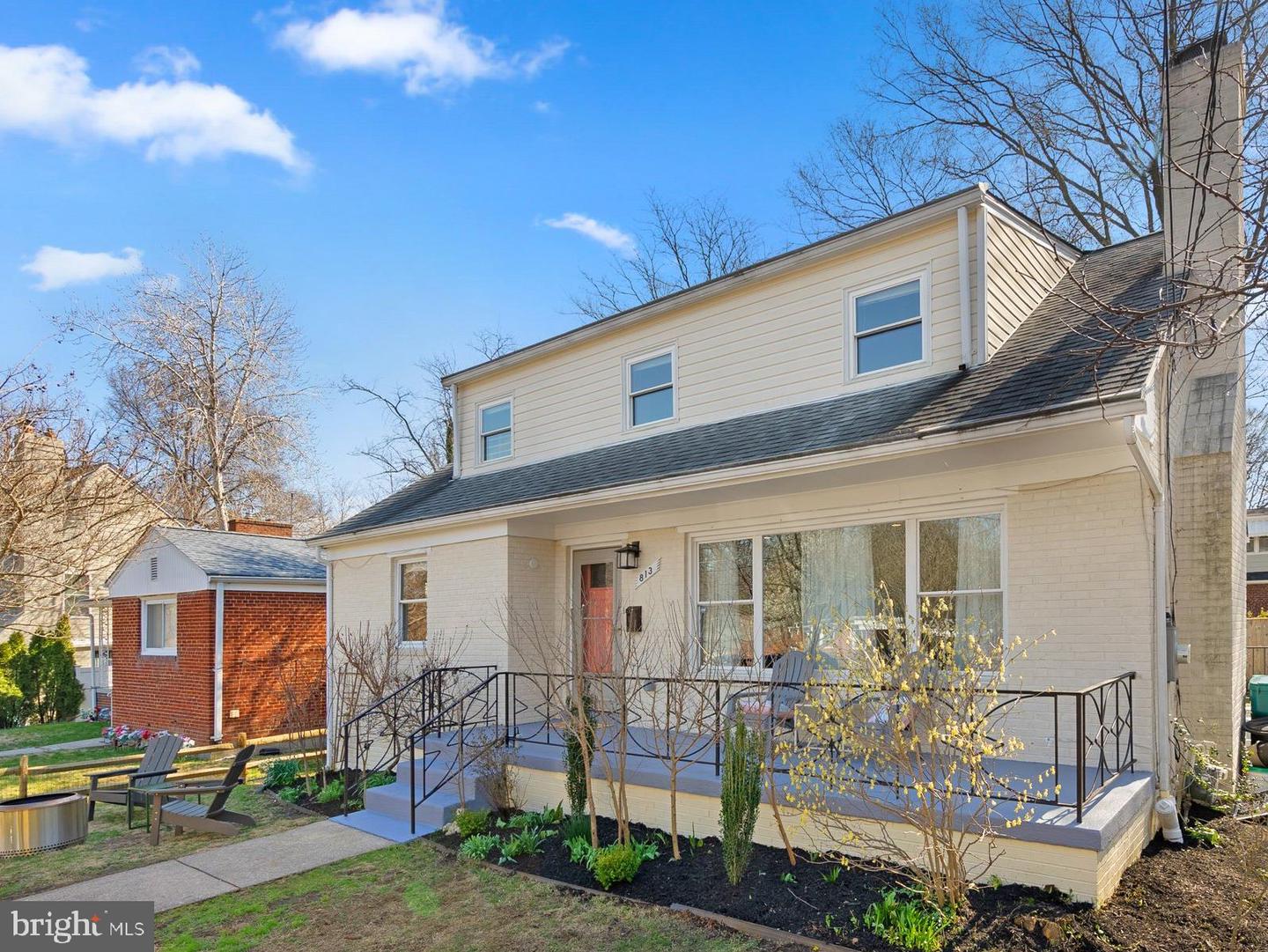 813 HAYWARD AVENUE