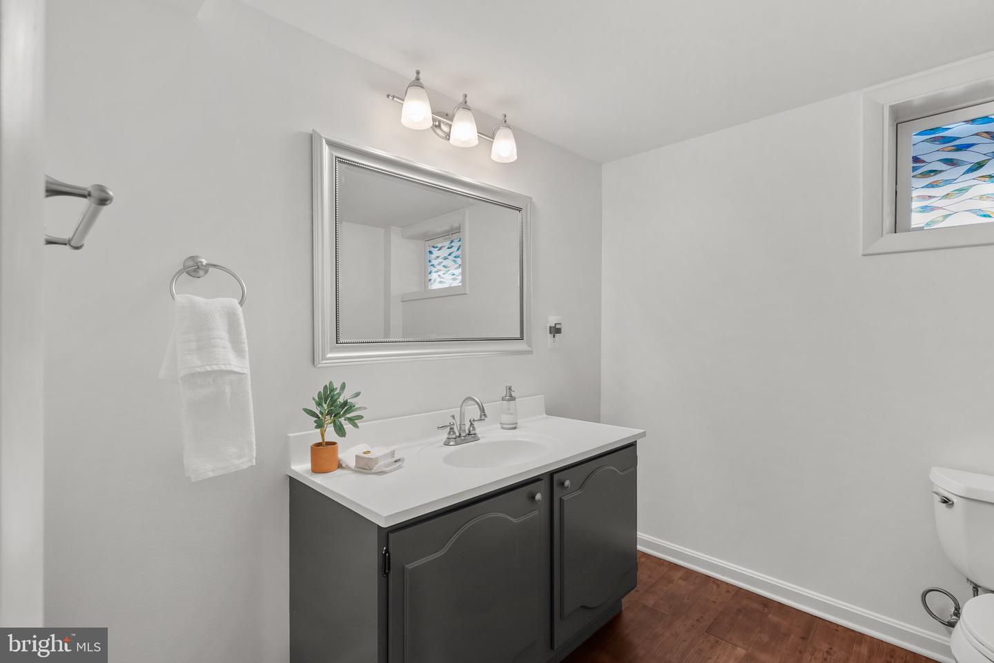 813 HAYWARD AVENUE