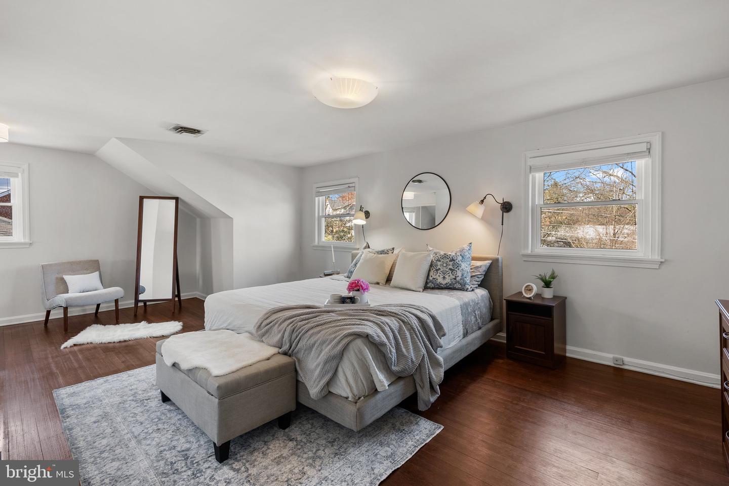813 HAYWARD AVENUE
