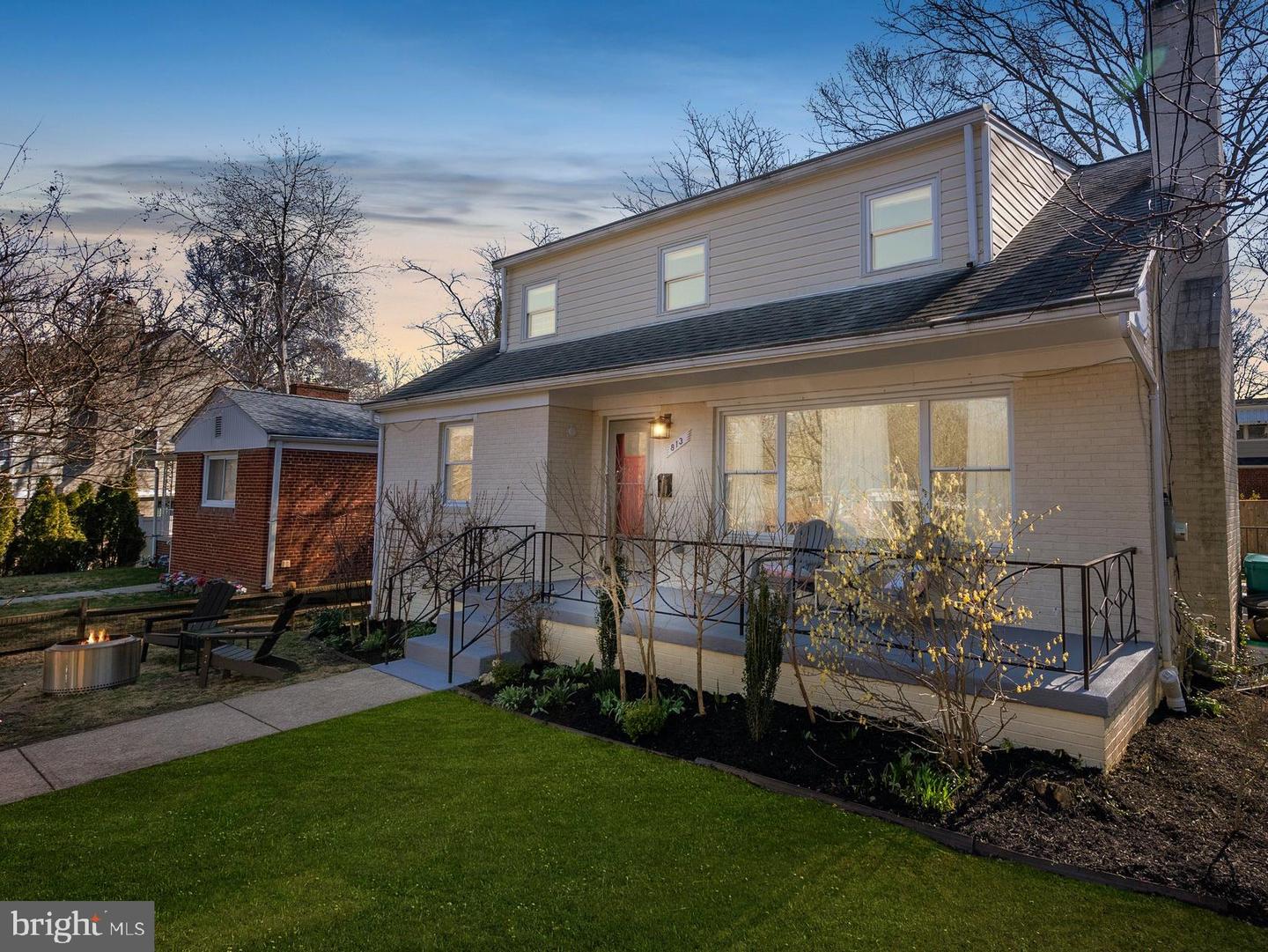 813 HAYWARD AVENUE