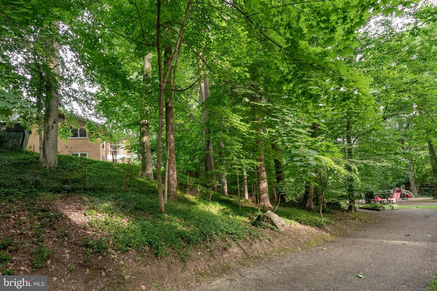 7320 Glenside Dr