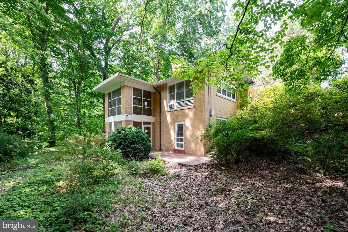 7320 Glenside Dr