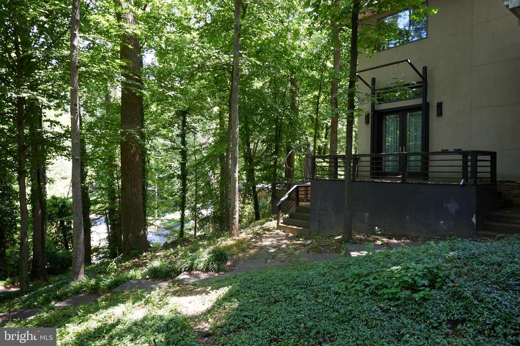 811 Sligo Creek Pkwy