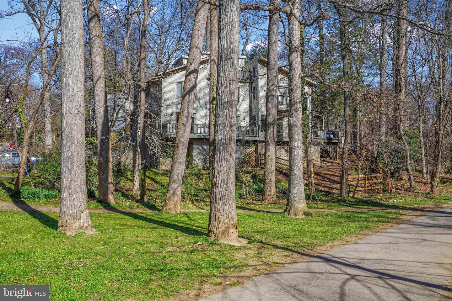 132 Hilltop Rd