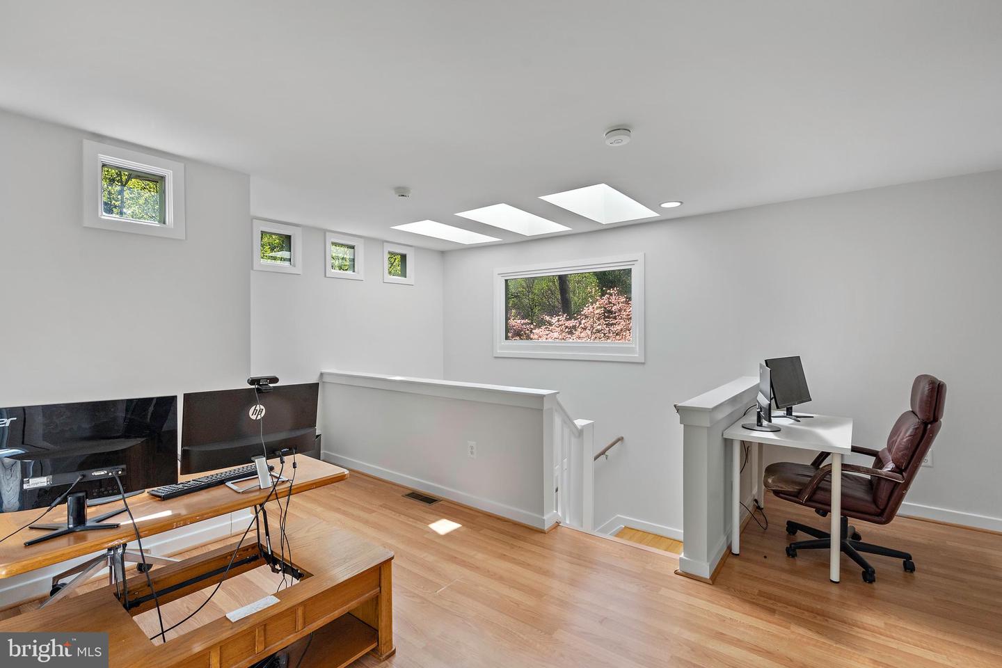 132 Hilltop Rd