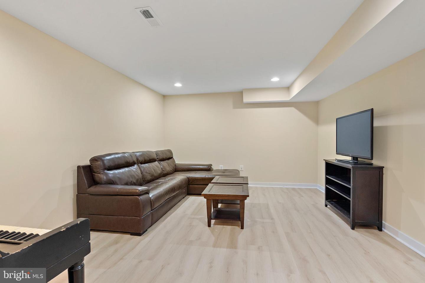 132 Hilltop Rd