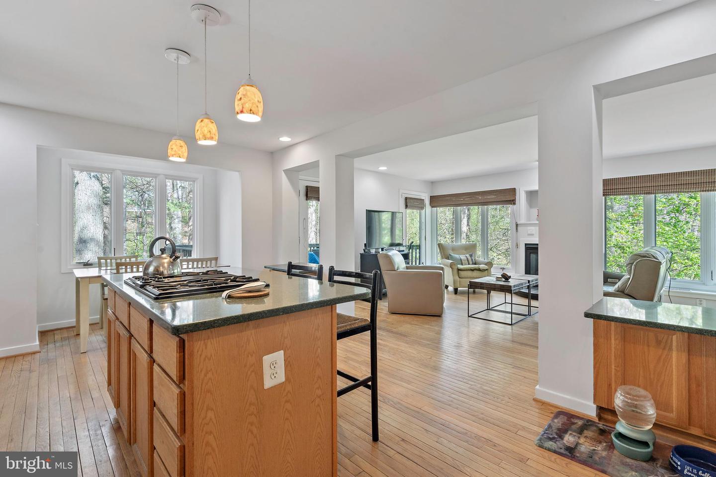 132 Hilltop Rd
