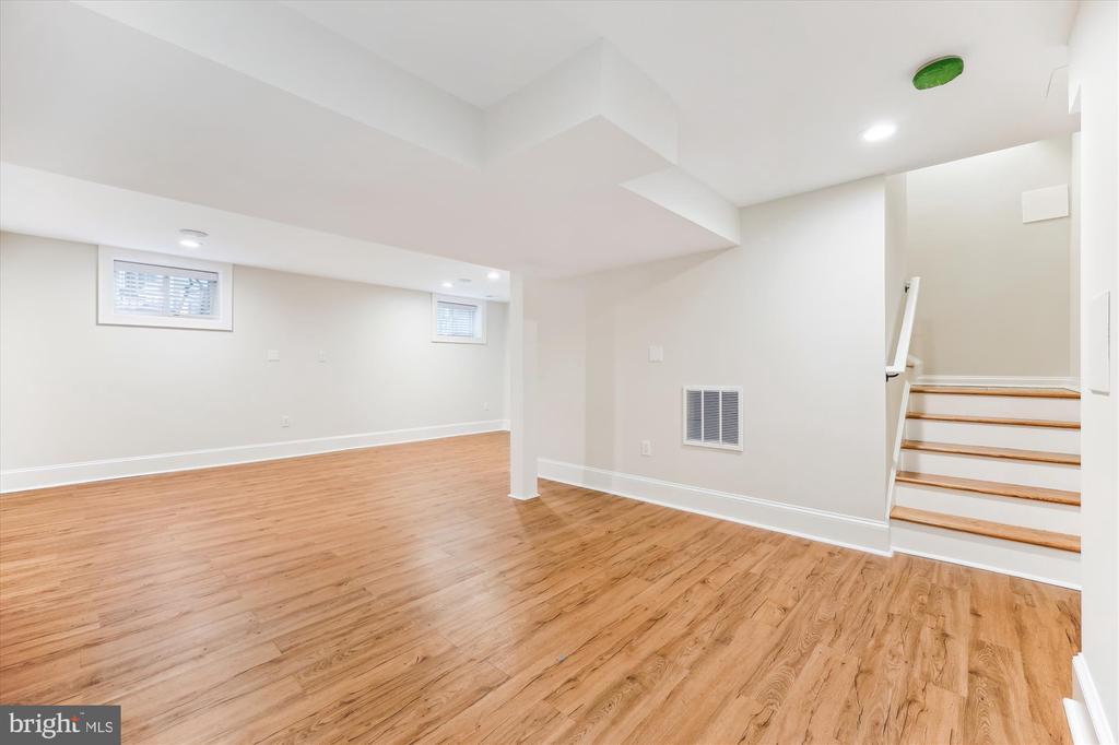 203 SPRING AVENUE