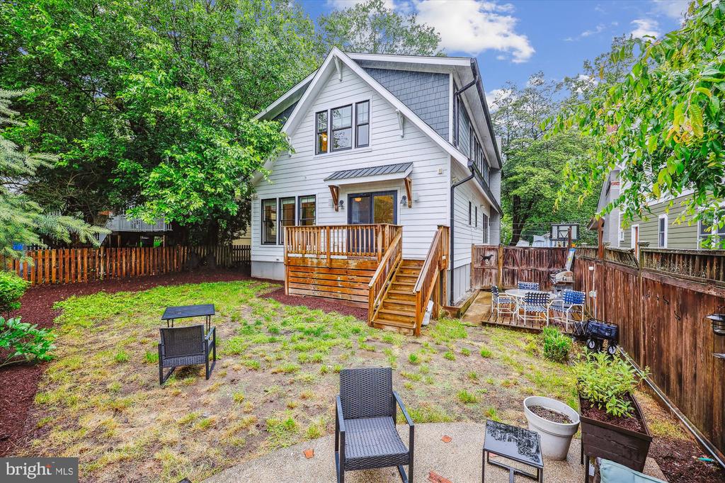 203 SPRING AVENUE