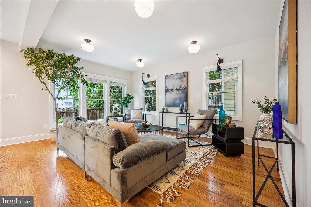 203 SPRING AVENUE