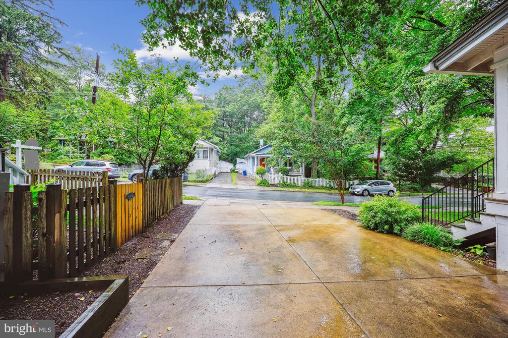 203 SPRING AVENUE