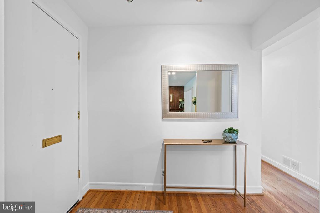 8008 PARK CREST DRIVE