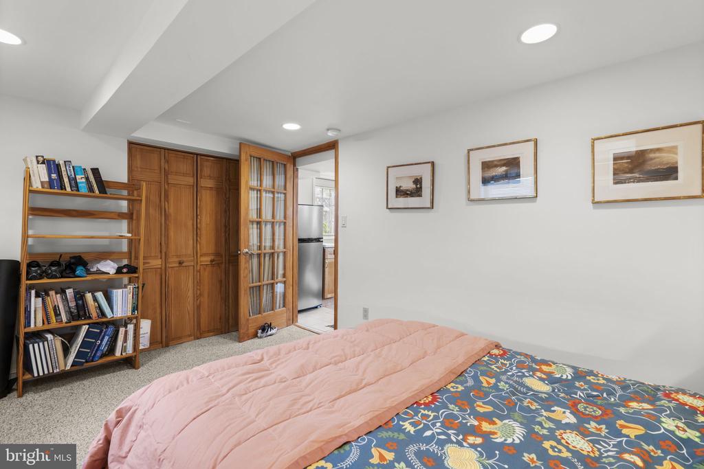 7311 FLOWER AVENUE