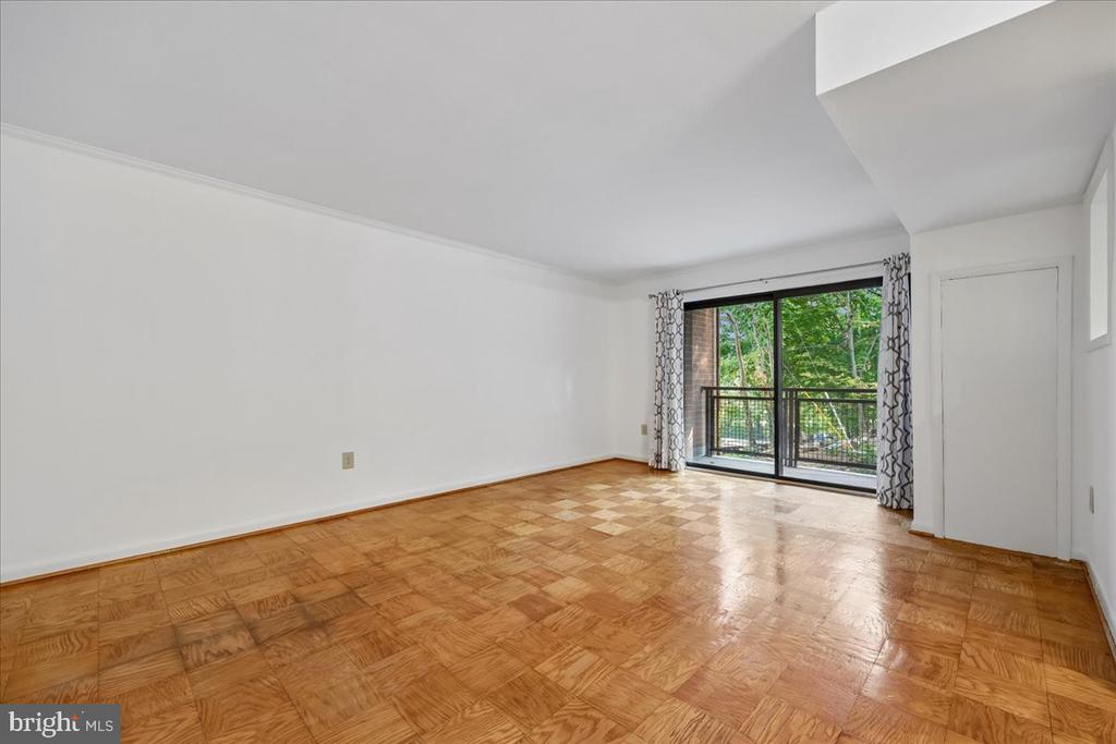 7611 MAPLE AVENUE Unit: 205