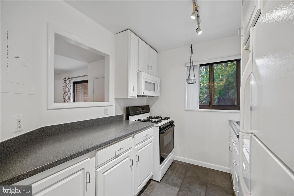 7611 MAPLE AVENUE Unit: 205